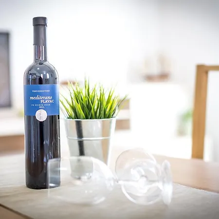 Oleandar * Rogoznica (Sibenik-Knin)