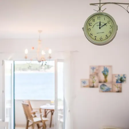 Oleandar * Rogoznica (Sibenik-Knin)